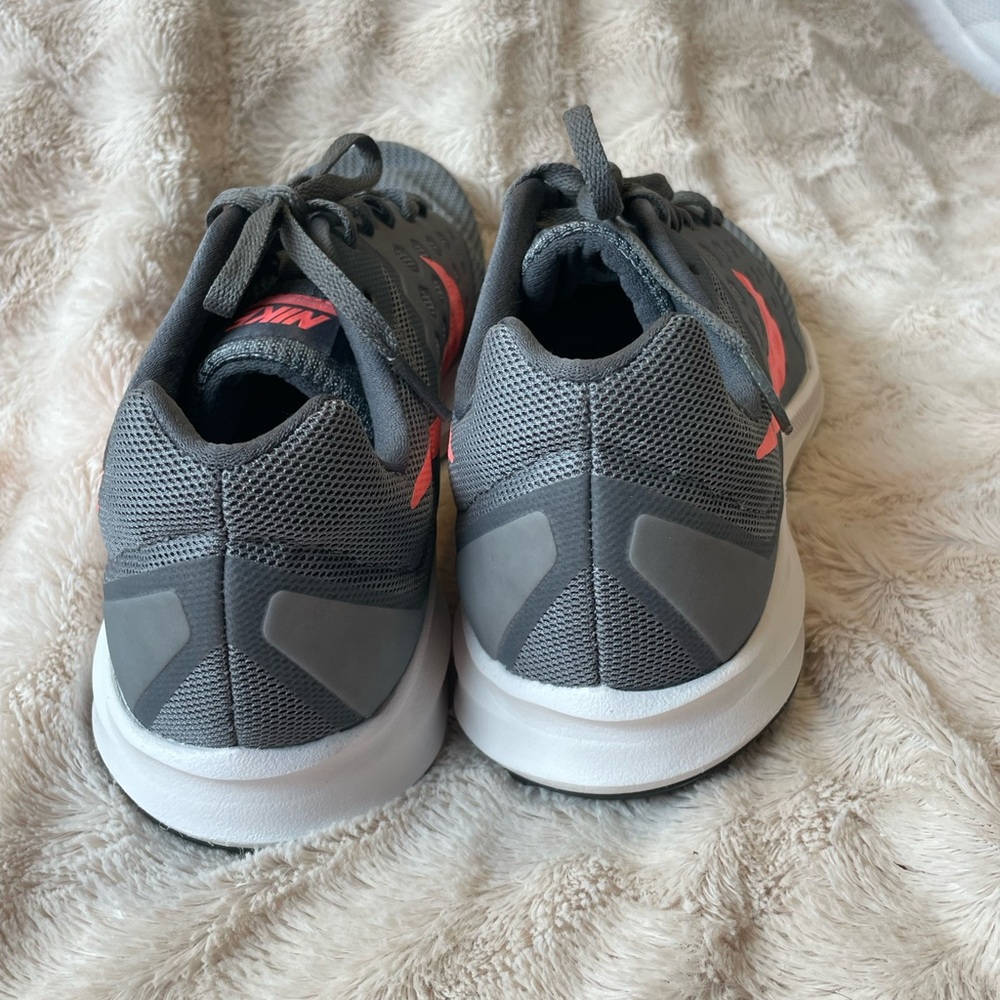 Nike Women’s Downshifter 7 Running Shoe - Picture 4 of 10